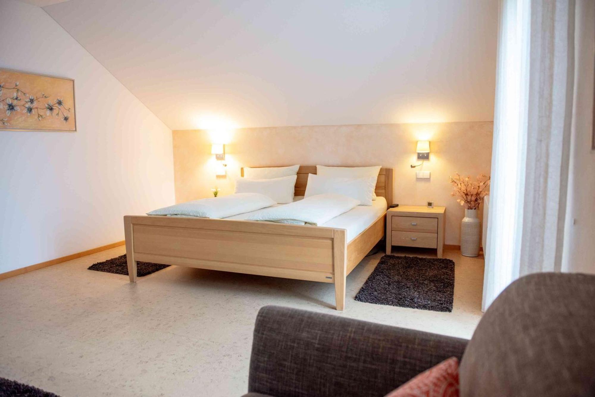 Gaestehaus Am Fuerstweg Heuchelheim-Klingen Екстериор снимка