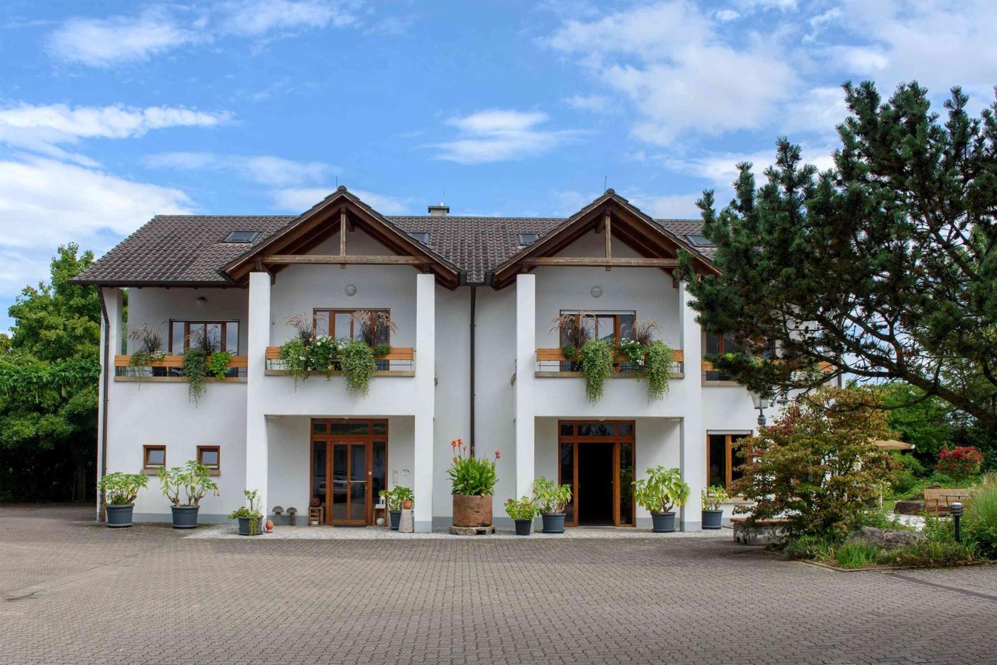 Gaestehaus Am Fuerstweg Heuchelheim-Klingen Екстериор снимка