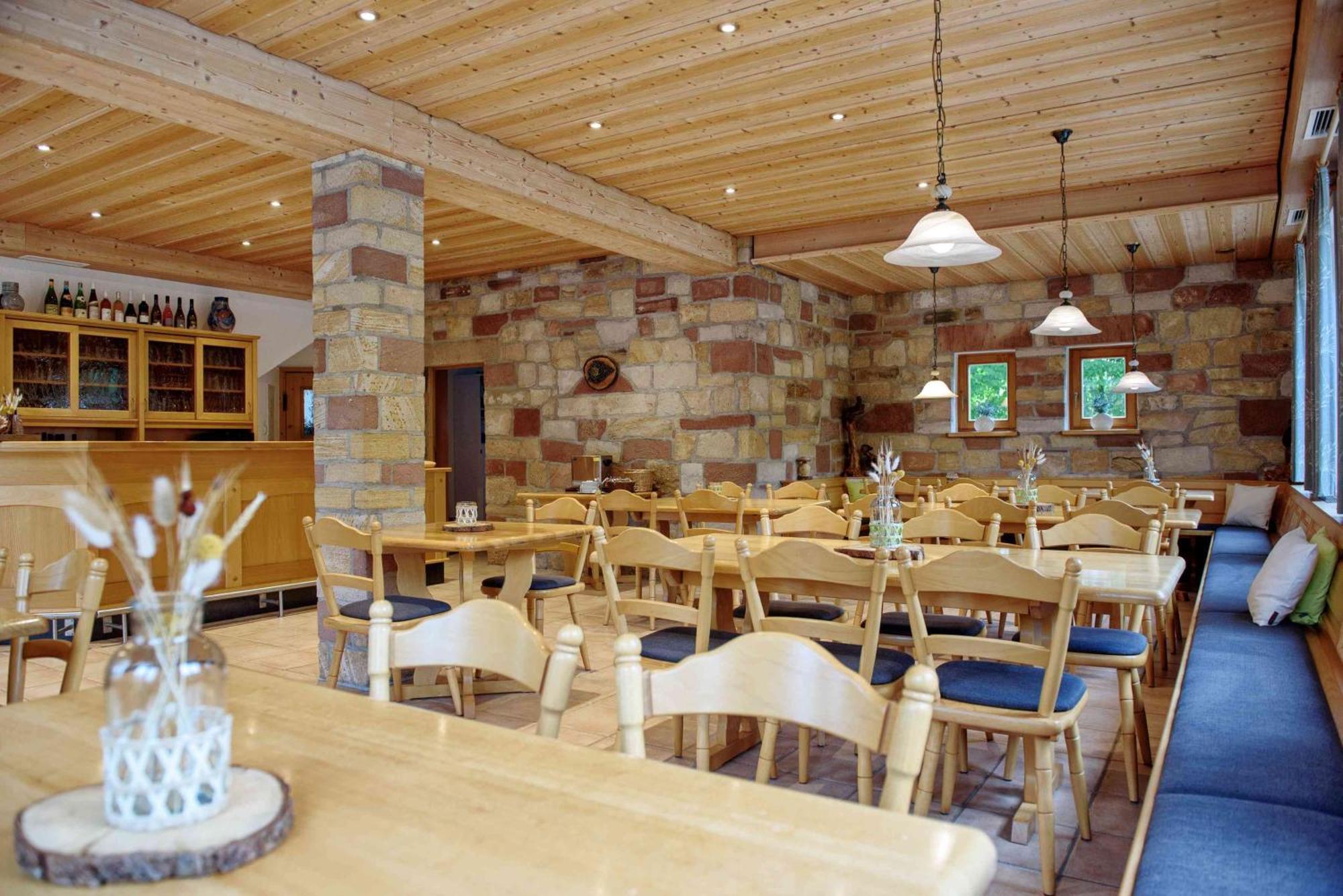 Gaestehaus Am Fuerstweg Heuchelheim-Klingen Екстериор снимка